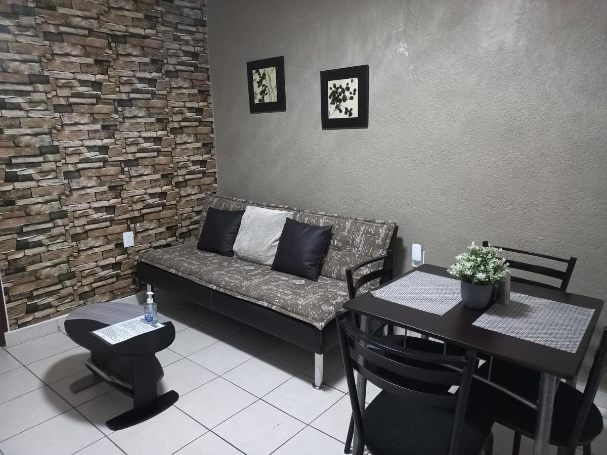 Apartment Comodo & Confortable Apartamento. 5 Minutos Del Aeropuerto