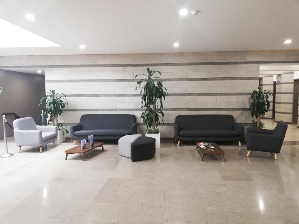 Hotel Valle De Toreo