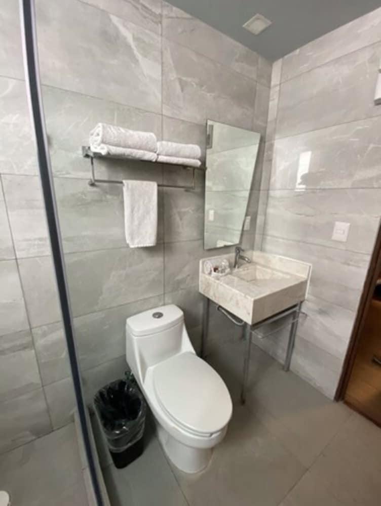 Hotel Lerma 2*