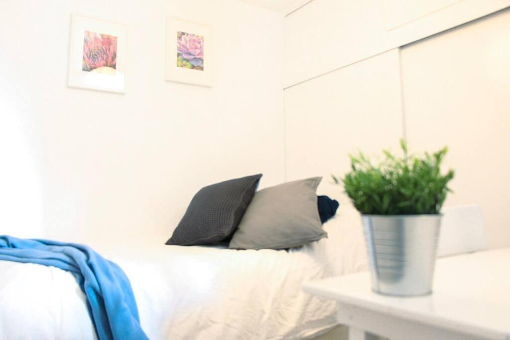 Delightful 4br Cozy Heart Of Artist District Apartamento