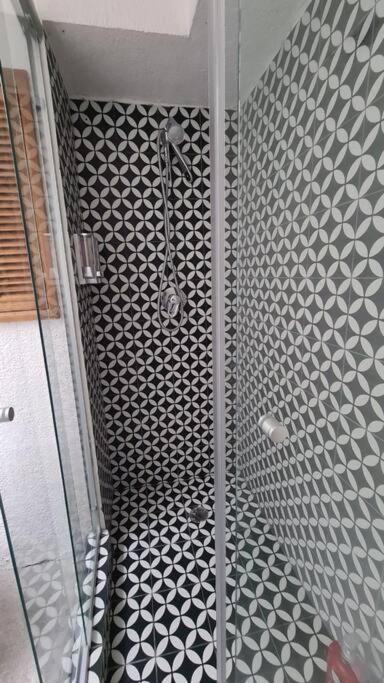 Delightful 4br Cozy Heart Of Artist District *