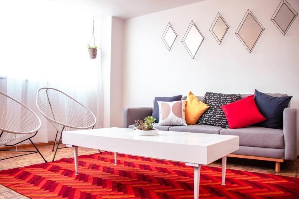 Delightful 4br Cozy Heart Of Artist District