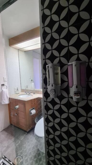 Apartamento Delightful 4br Cozy Heart Of Artist District *