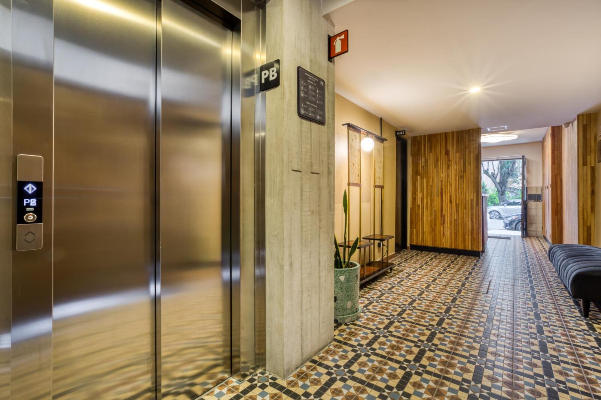 Vicente Suarez By Mr W Apartment