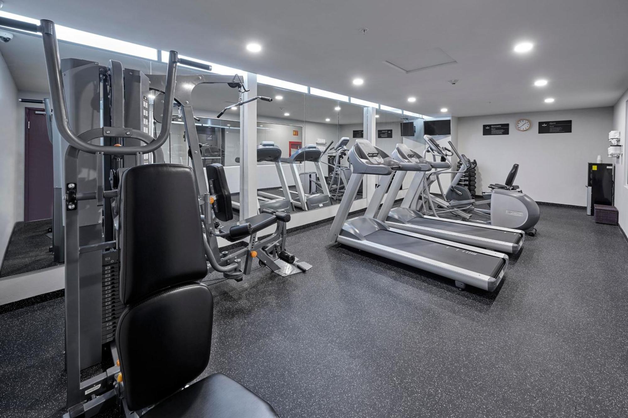 Hotel Express By Marriott Ciudad De Mexico La 3*