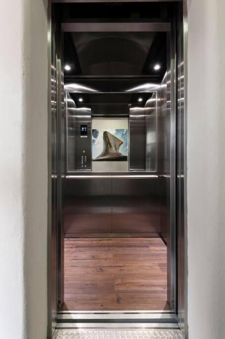 202 Walk The Center 1bdrm 2bath Ac