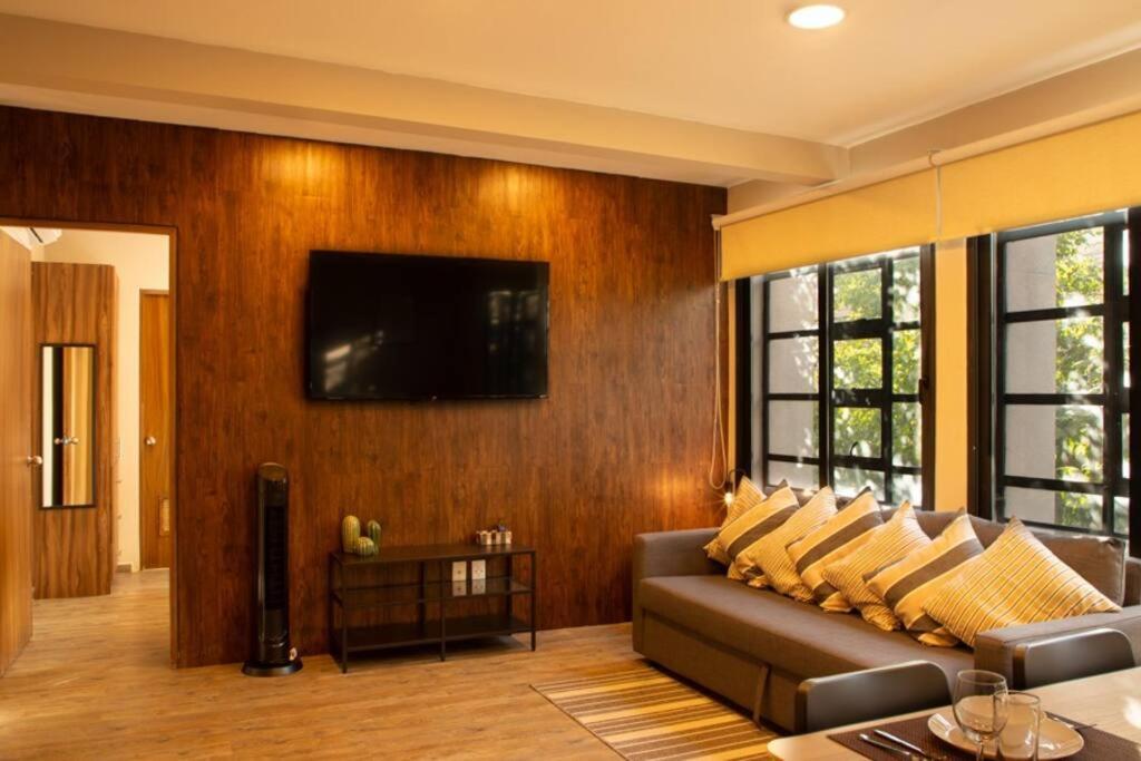 202 Walk The Center 1bdrm 2bath Ac *