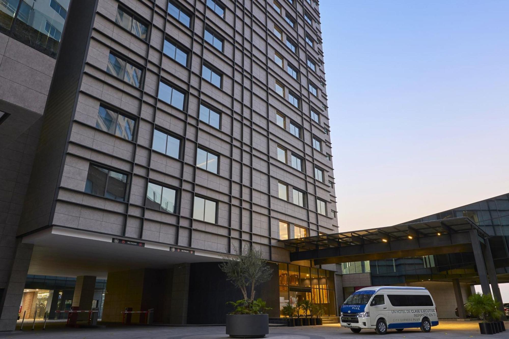 Hotel Express By Marriott Ciudad De Interlomas Mexico City