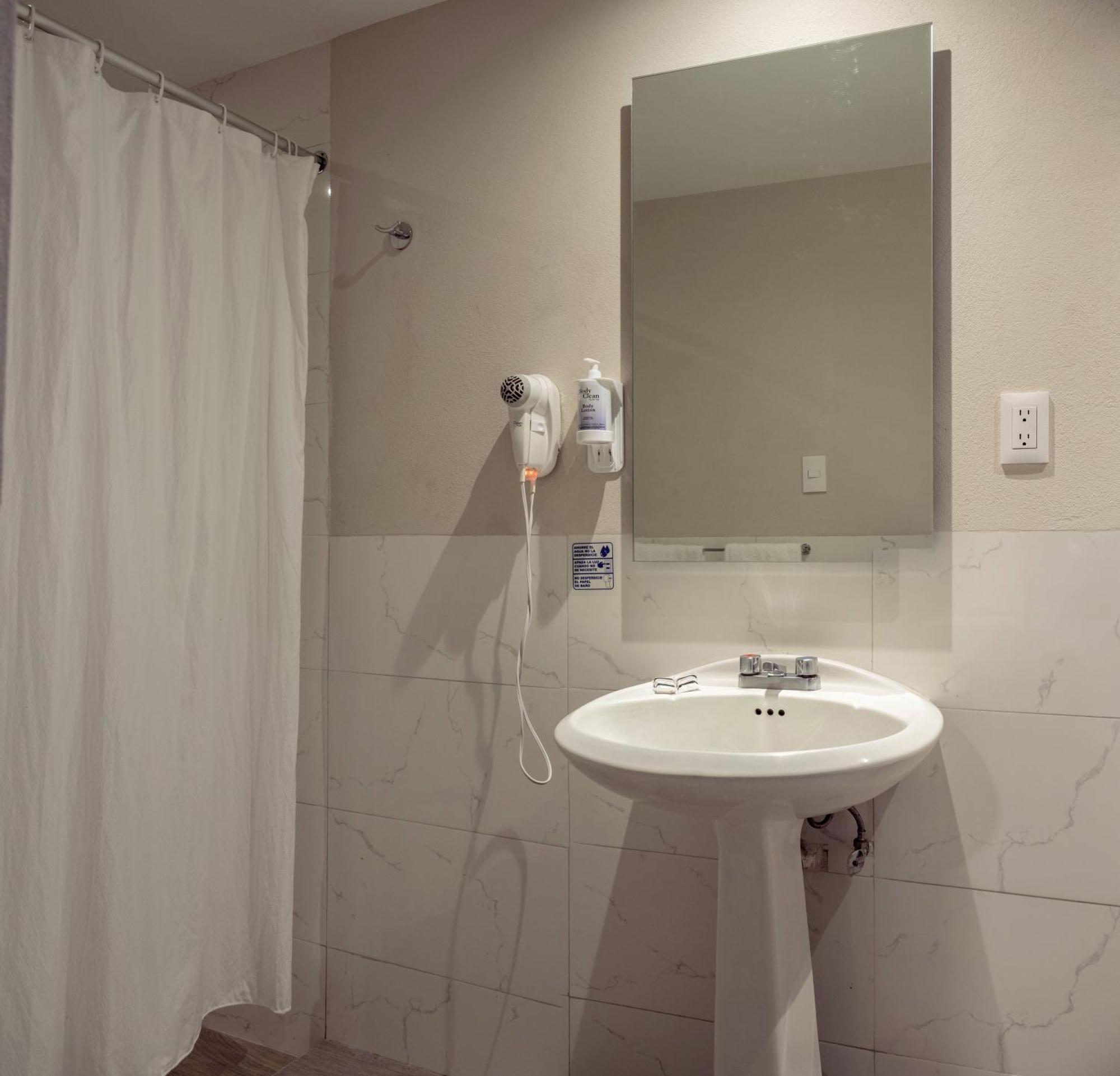 Hotel Ayenda Continental Mexicano 3*