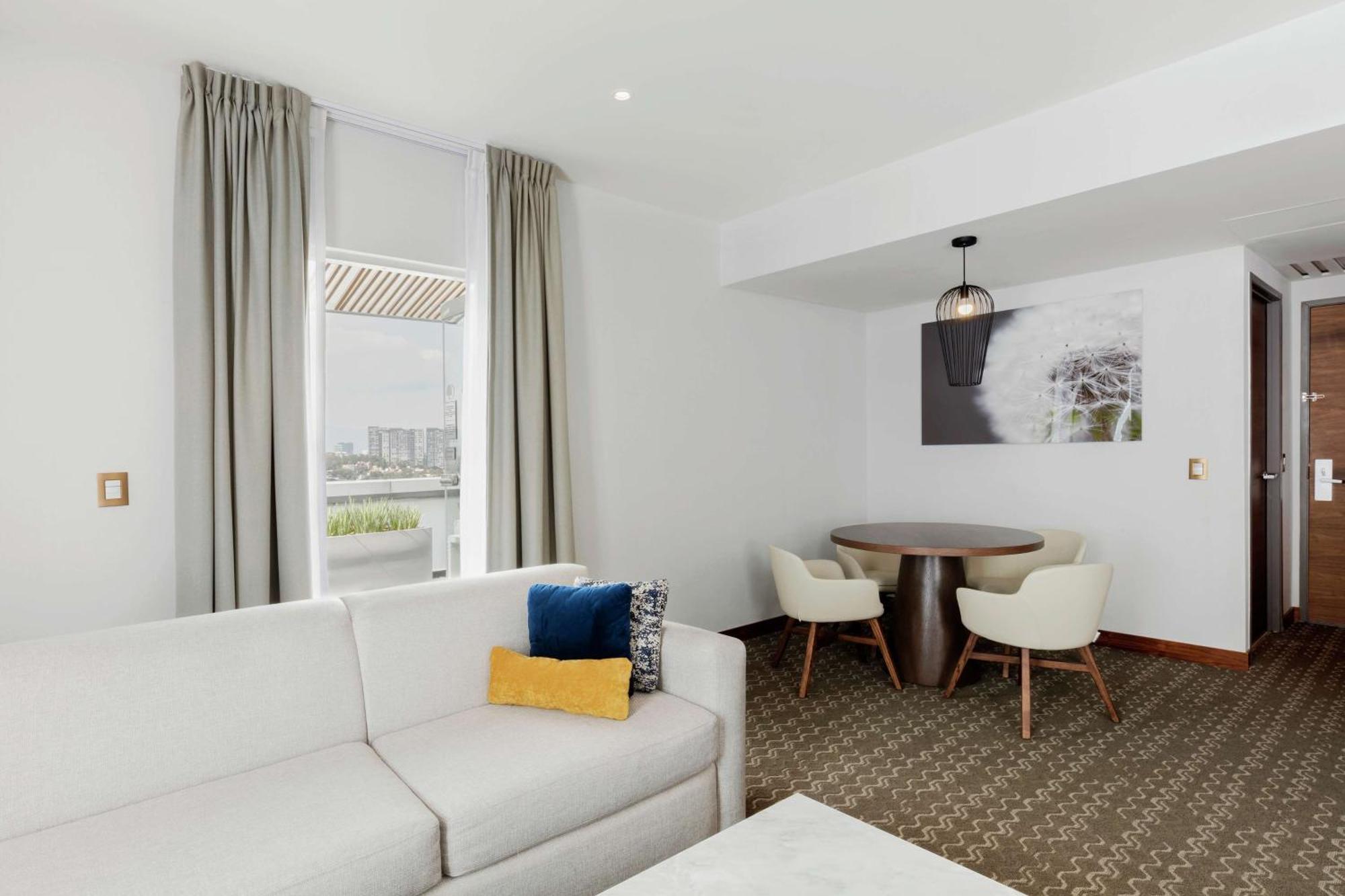 Hotel Fiesta Americana Santa Fe 4*