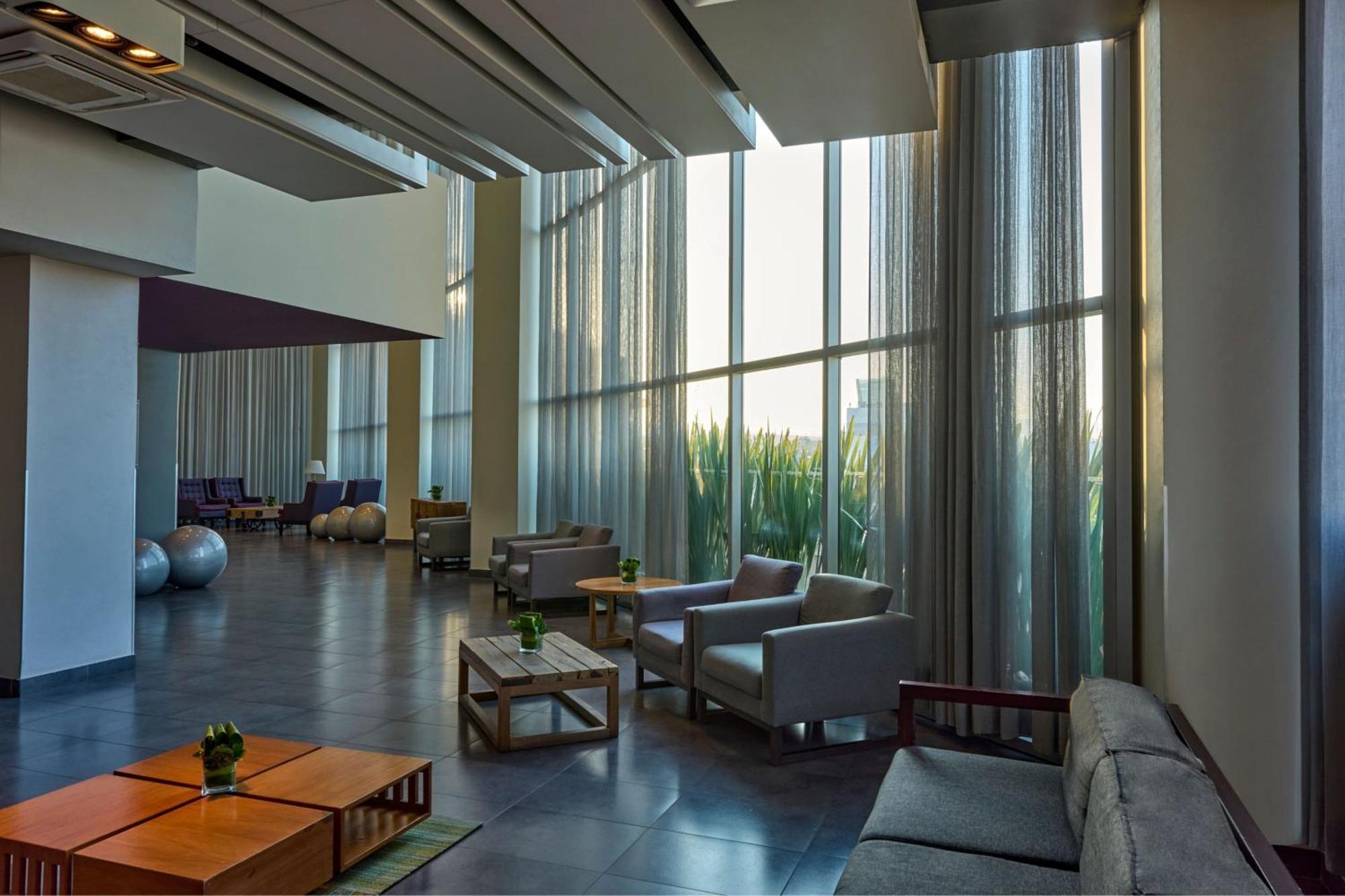 Express By Marriott Ciudad De Mexico Patio Universidad