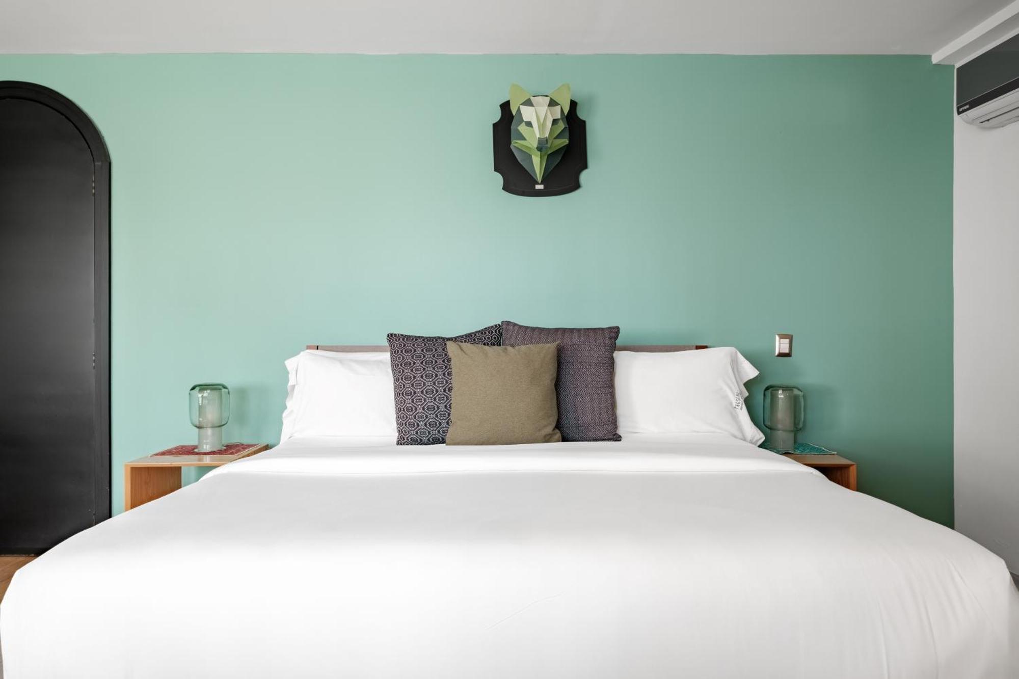 Hotel Pug Seal Polanco Allan Poe 5*