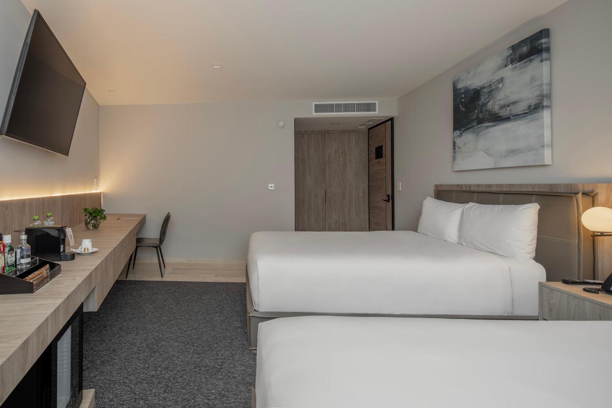 Elements By Marquis Hotel