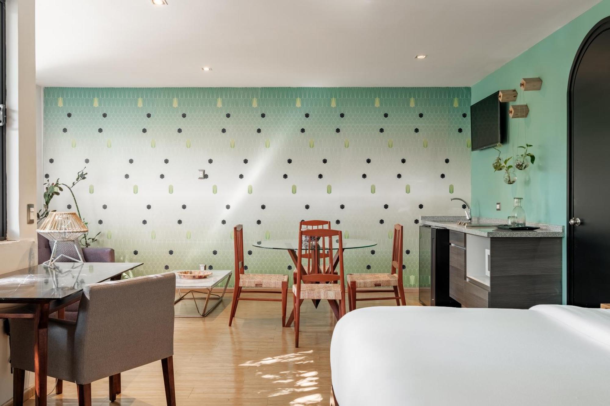 Pug Seal Polanco Allan Poe Hotel 5*