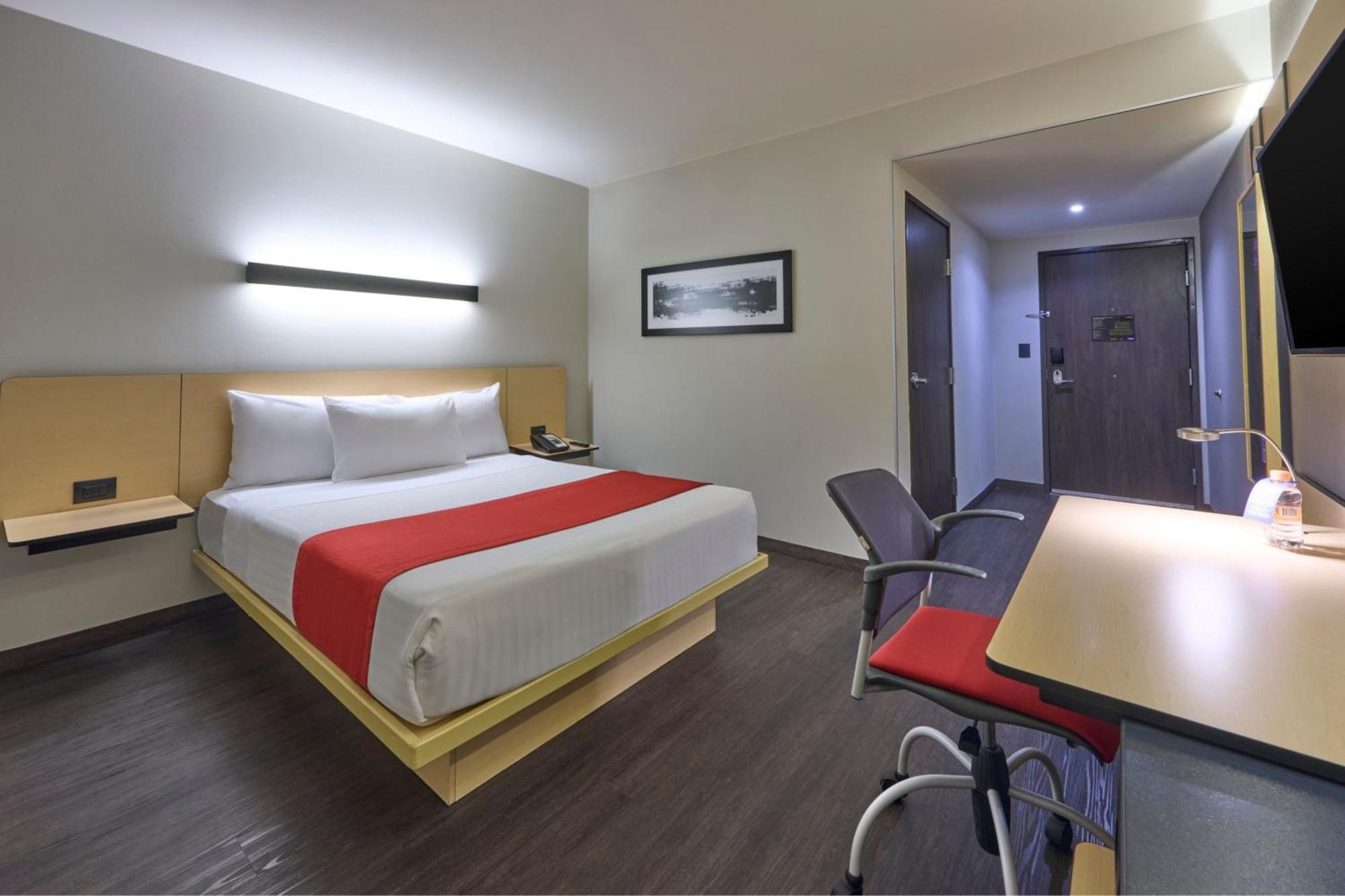 Hotel Express By Marriott Ciudad De Mexico La