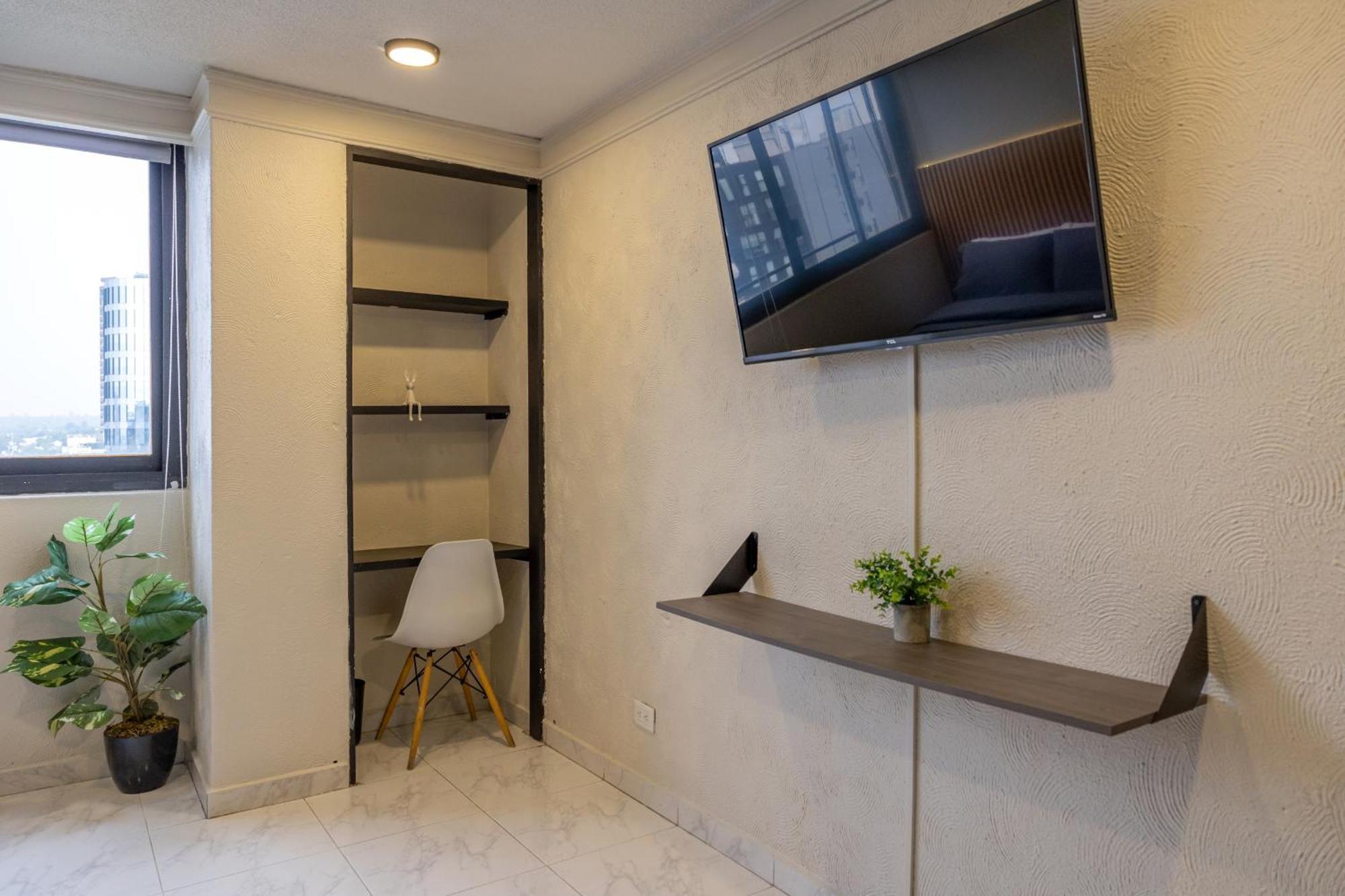 Posh Polanco Tvs And Desks In Each Сasa de vacaciones *