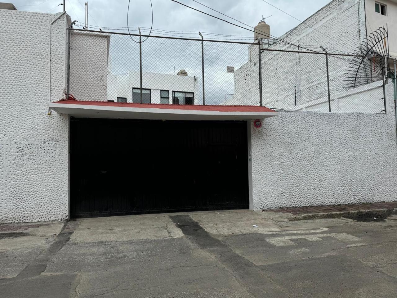 Toronja C O V A D O N G A Guest house Mexico City