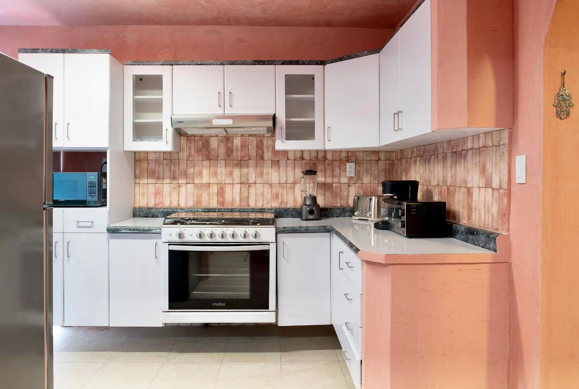 Combo Marrakesh House Kesh - Duplex, 2 Joint Houses.10br, 7.5 Bath, 22 Guest Сasa de vacaciones *