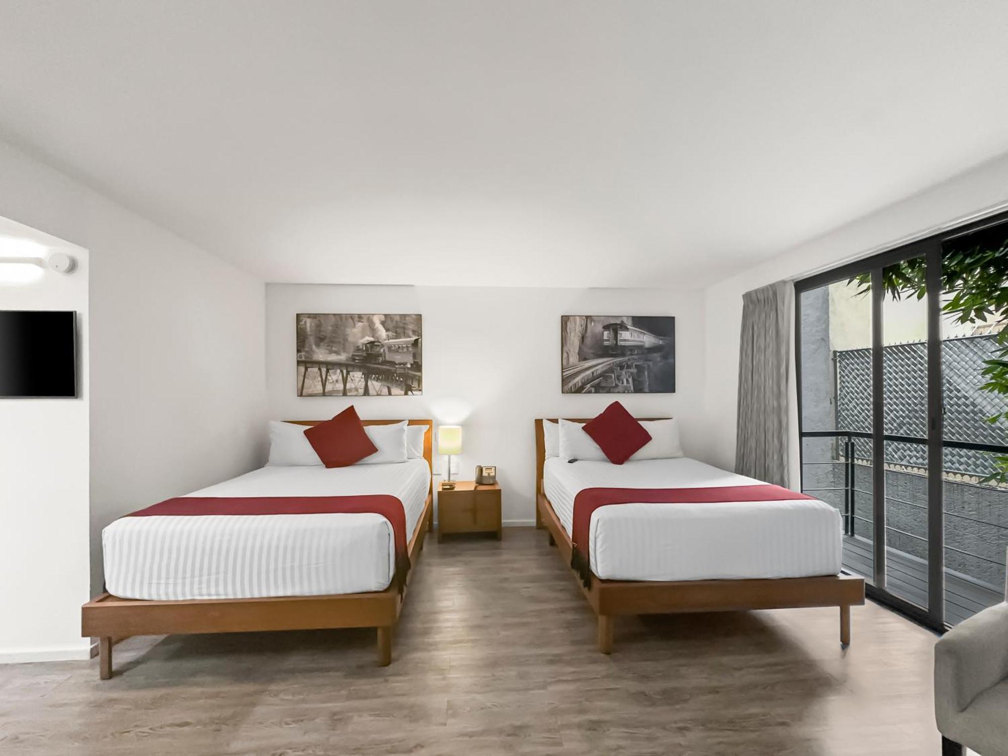 Hotel Armonik By Casanevo 3*