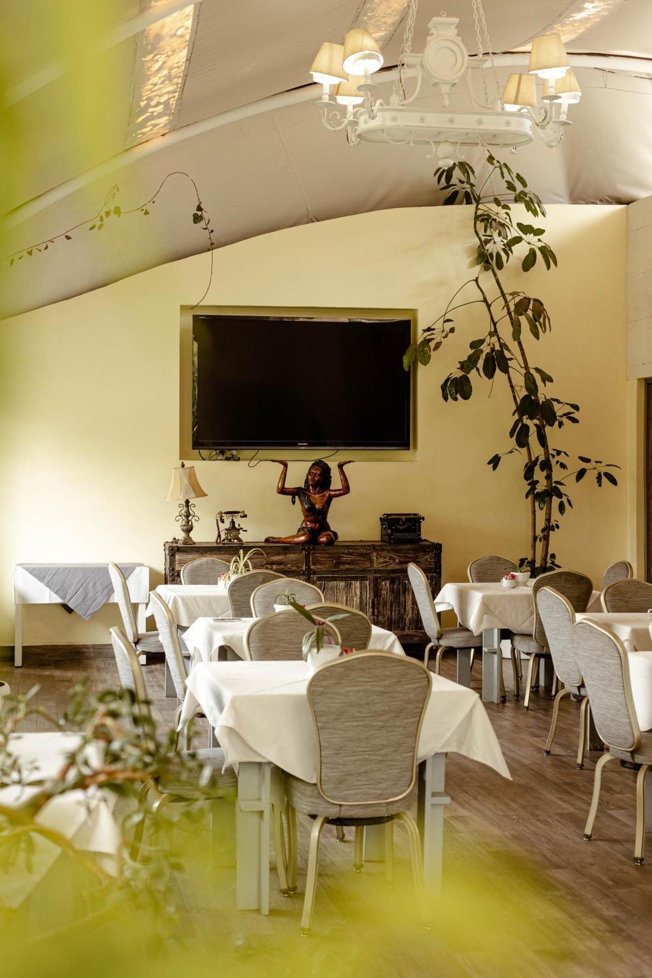 Maria Condesa 4*