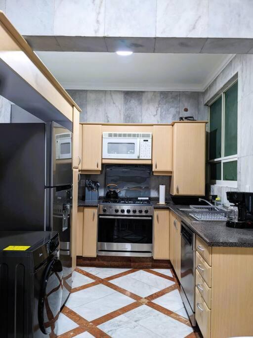 Real Condesa Apartamento *