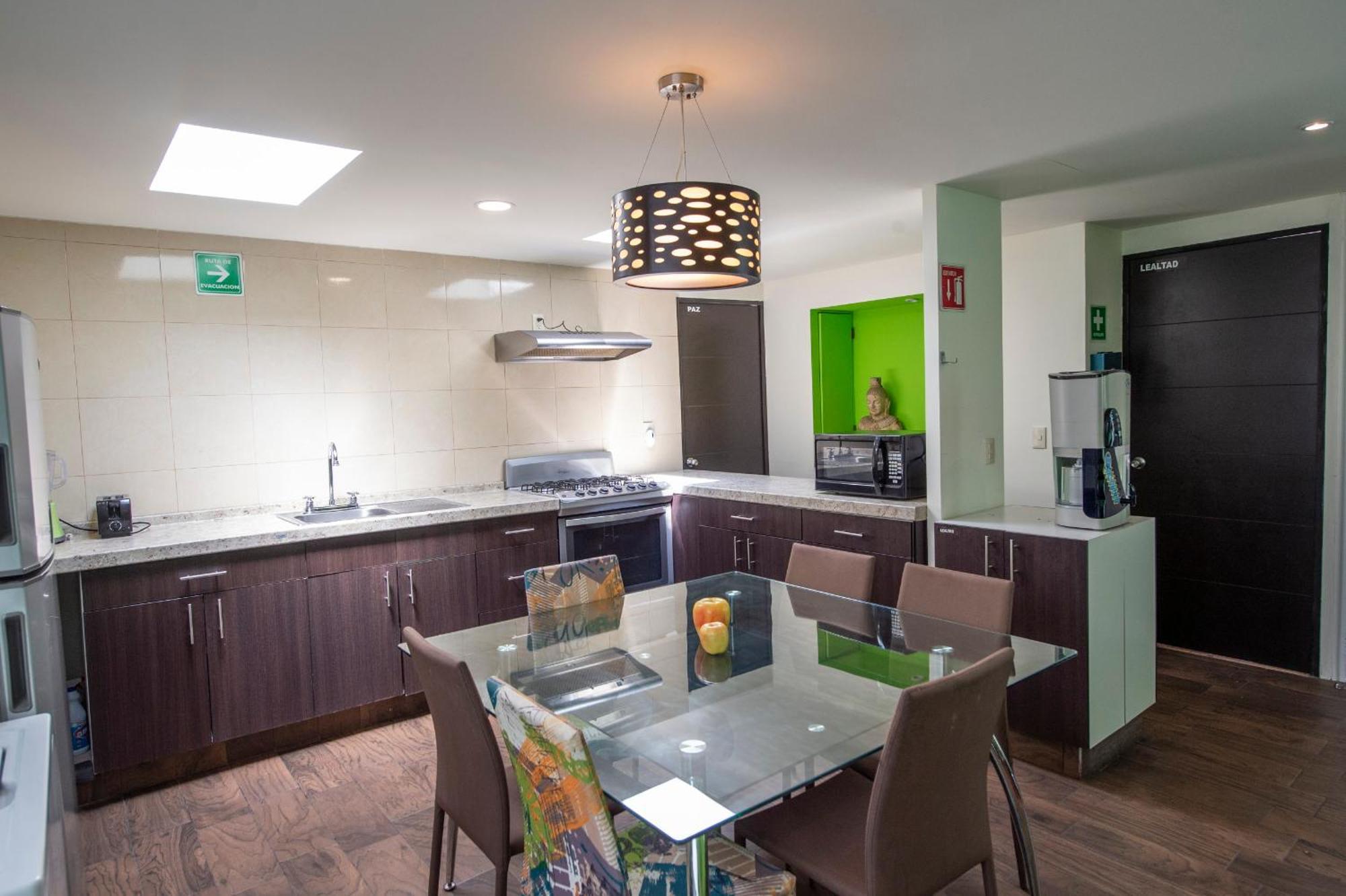 Casa Tanimisha Acomodação com café da manhã  2*