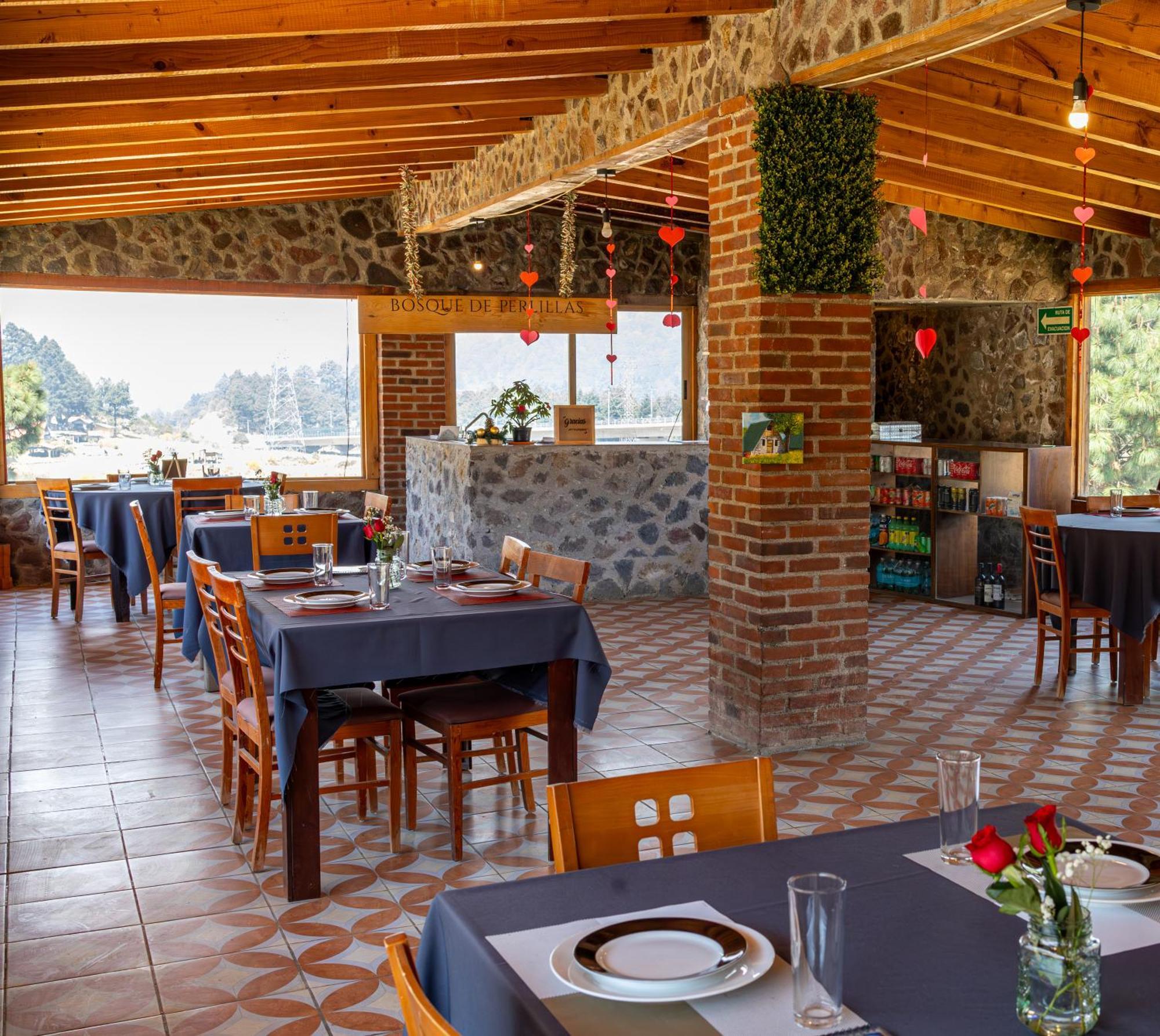 Camping Bosque De Perlillas