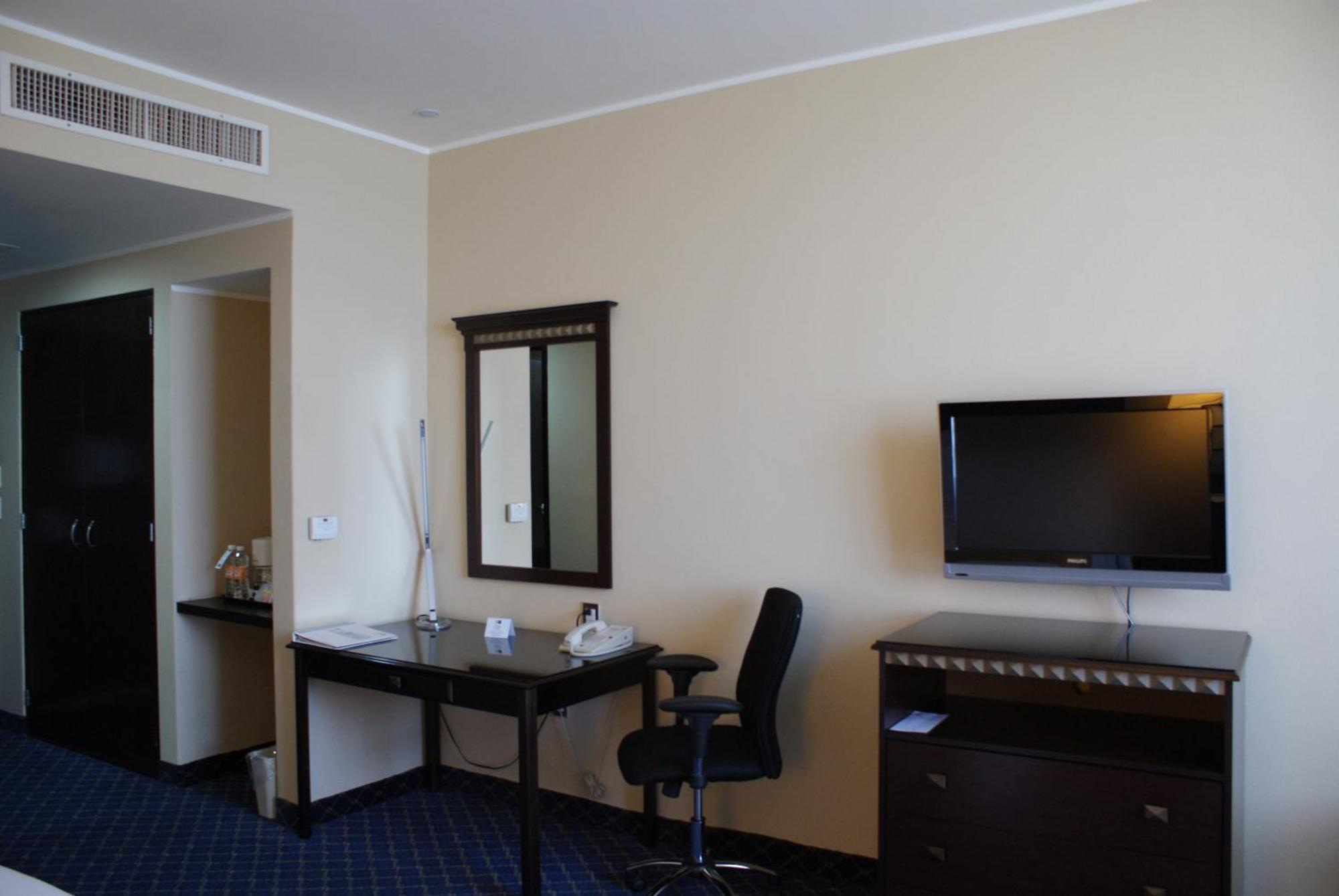 Hotel Express Santa Fe, An Ihg 4*