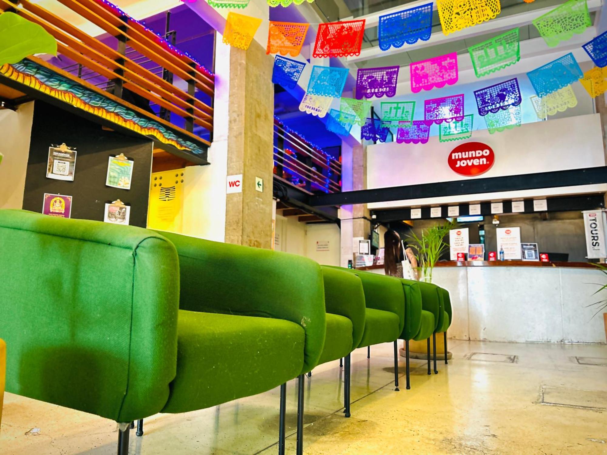Mundo Joven Catedral Hostal *