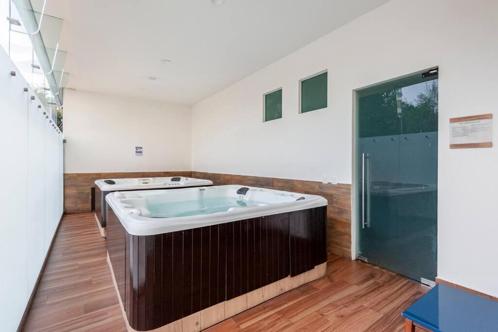 Luxury With Incredible Amenities Apartamento