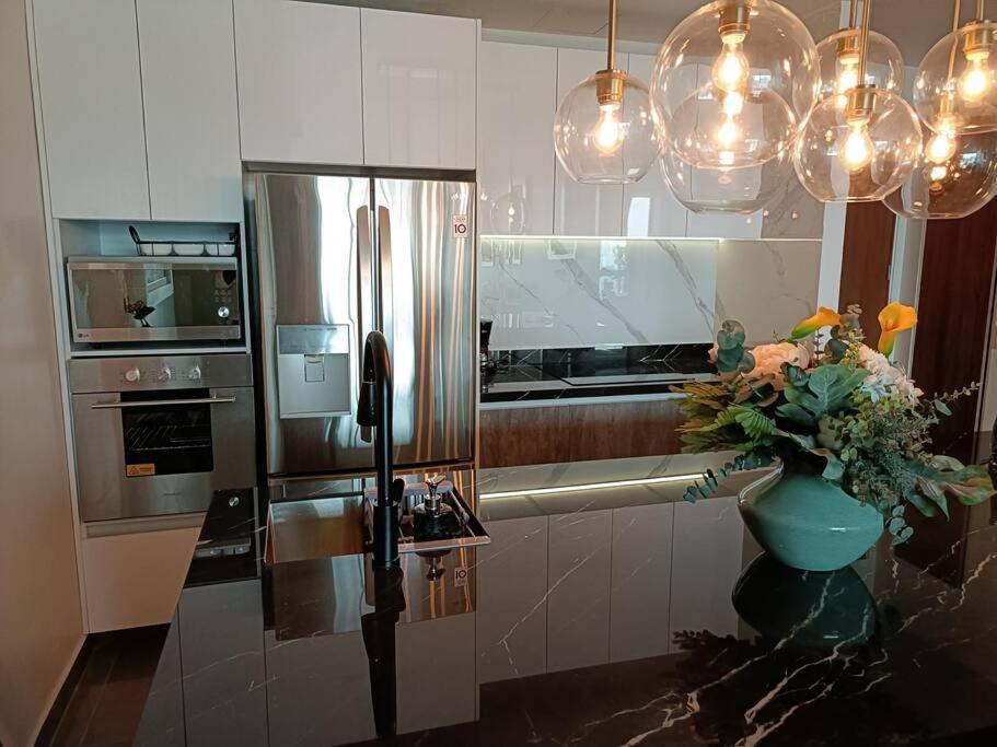 Luxury With Incredible Amenities Apartamento