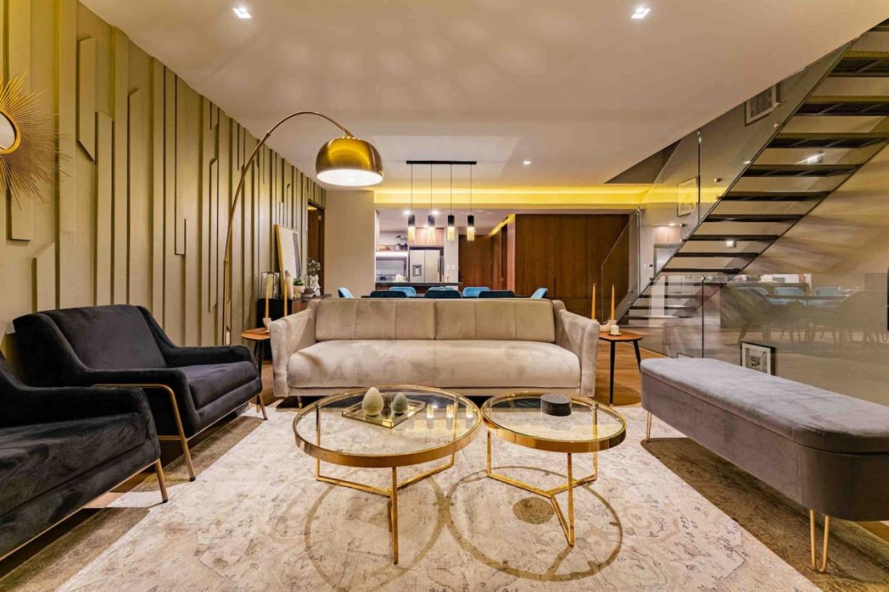 Сasa de vacaciones Stylish 3-level Penthouse With Private Rooftop *