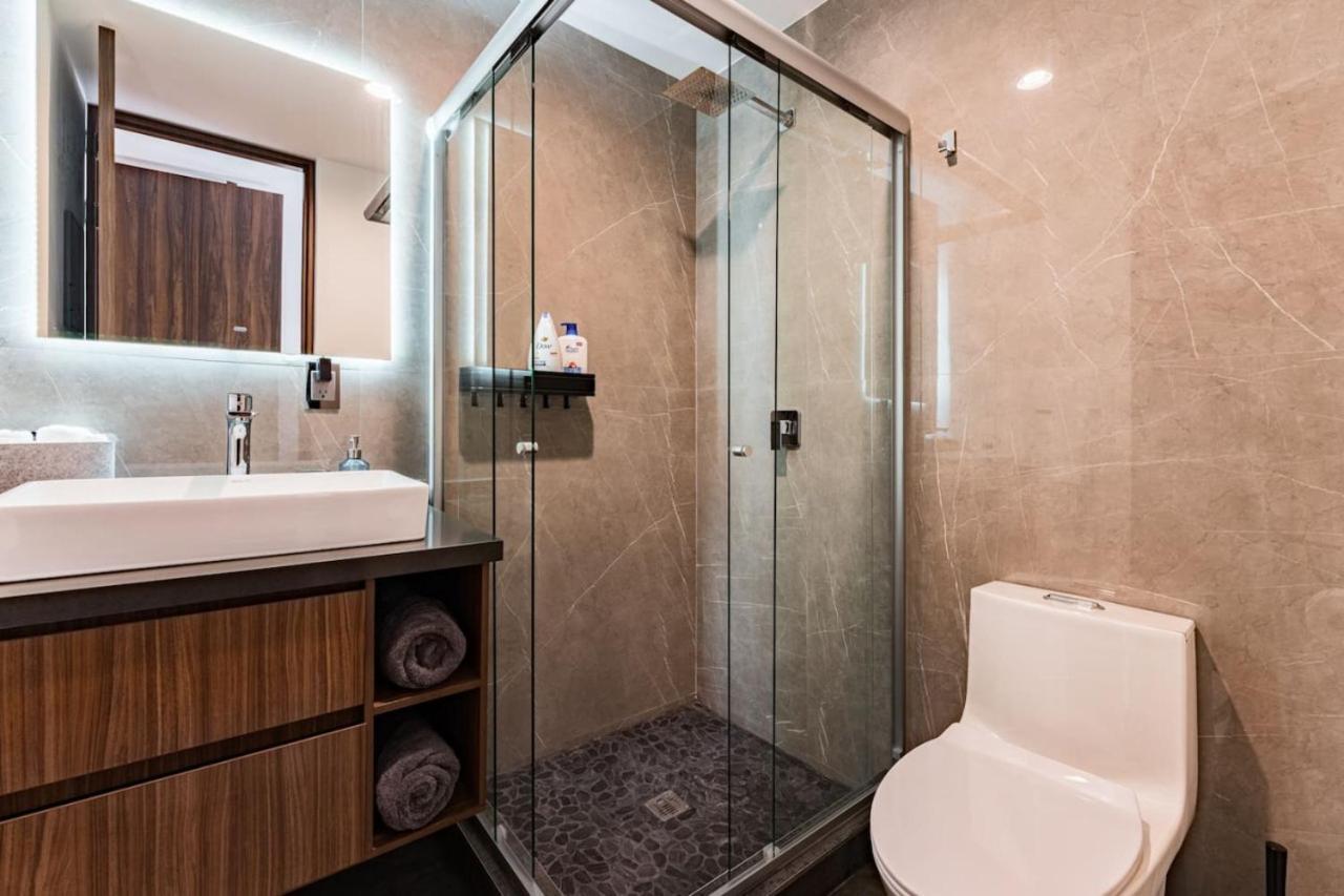 Two Luxurious With Private Balconies Apartamento