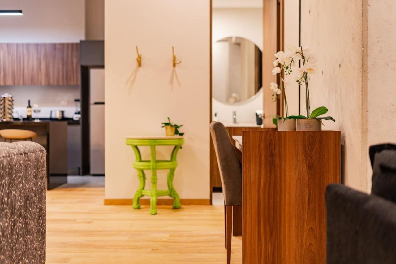 Two One Group Living Apartamento