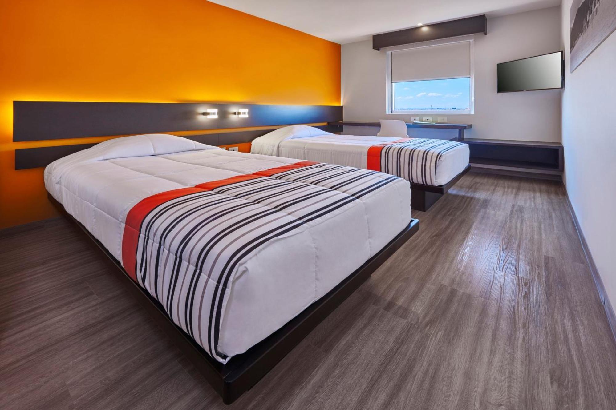 Express Junior By Marriott Ciudad De Mexico Sullivan Hotel 4*