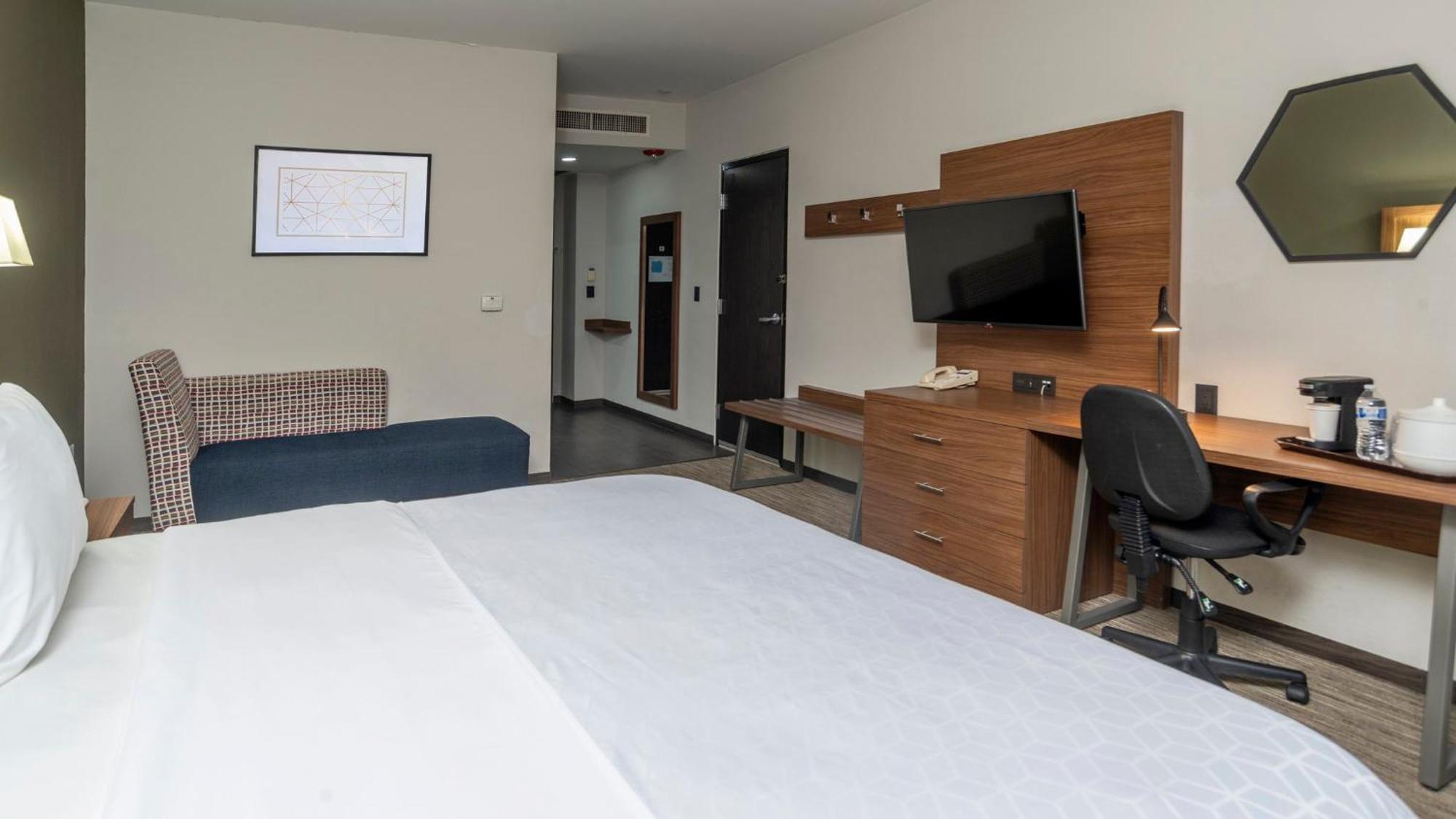 Express Santa Fe, An Ihg Hotel 4*