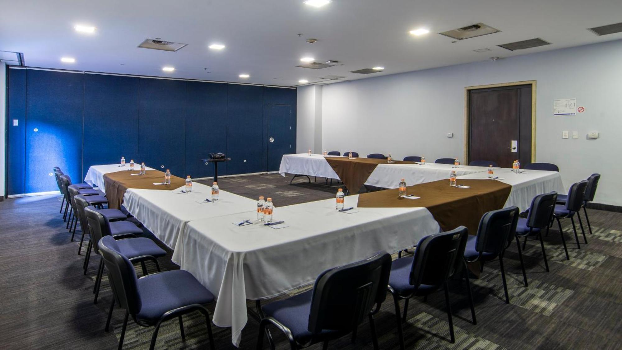 Hotel Express Santa Fe, An Ihg México DF