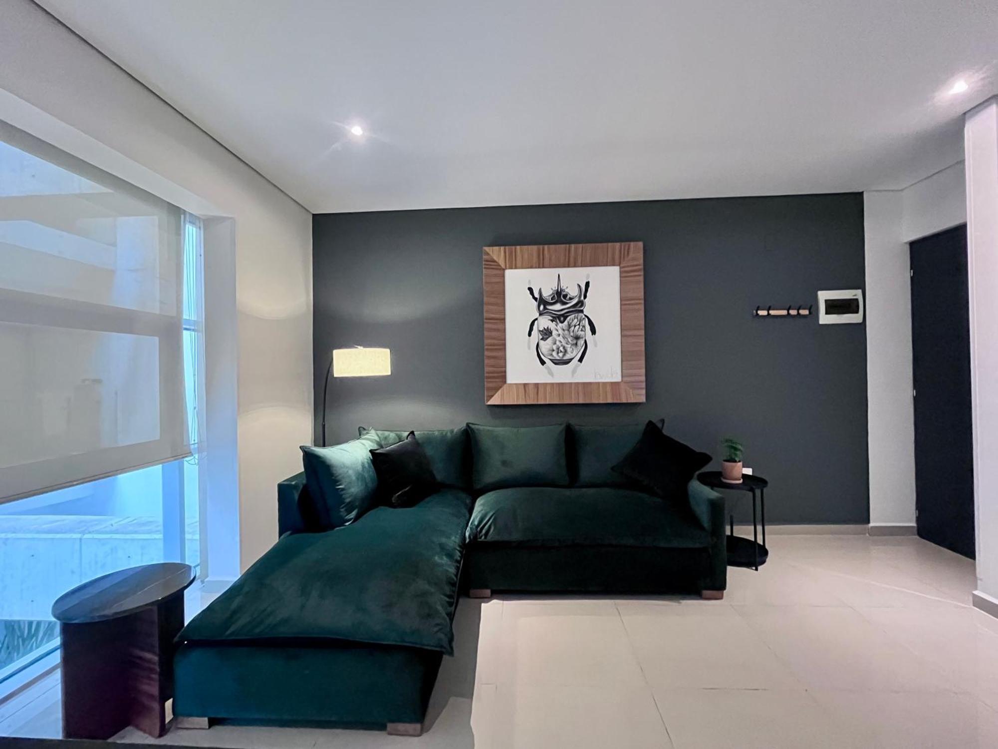S2305 - 2bdr - 2bth Apartamento *