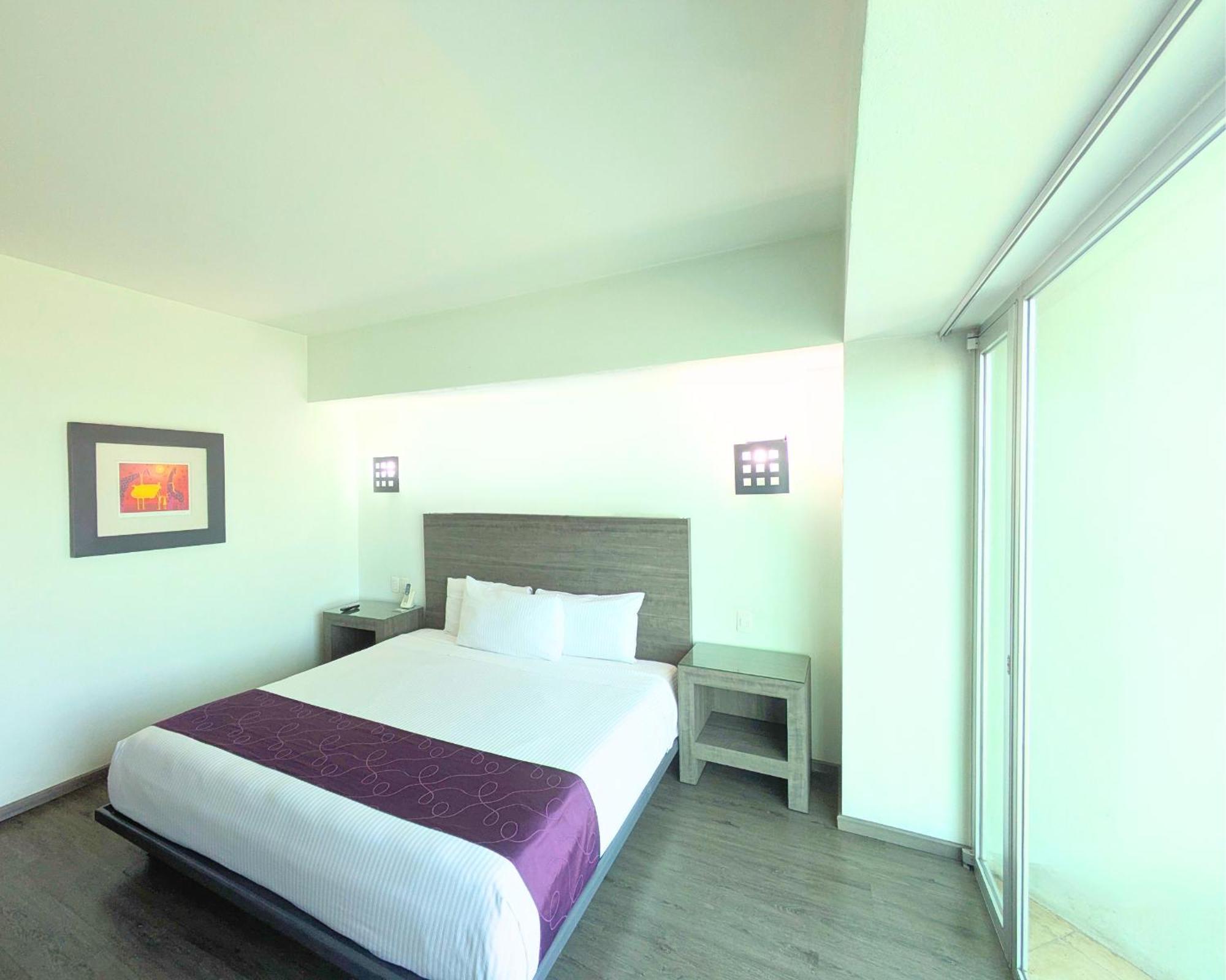 Hotel We Aeropuerto 4*