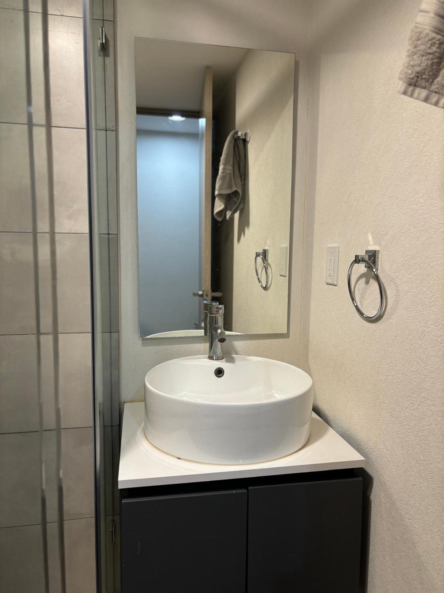 Privada En Departamento Compartido En El Centro De La Cdmx, Buenavista Cerca De Reforma Zocalo * México DF