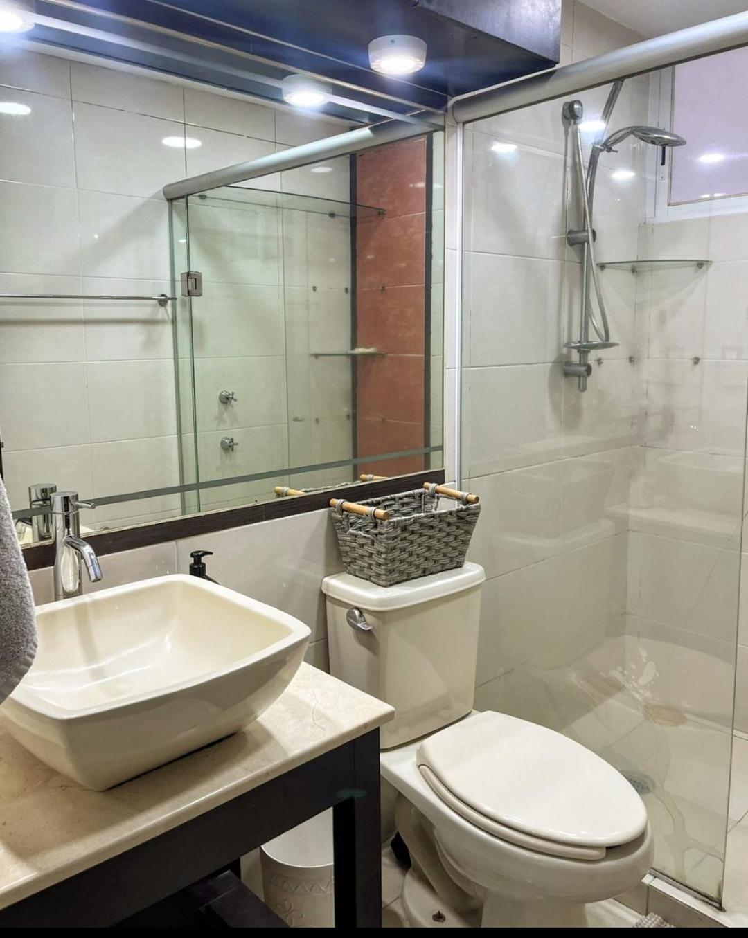 Acogedora Recamara Matrimonial Con Blackout - A Solo 2 Cuadras Del Wtc! Homestay Mexico City
