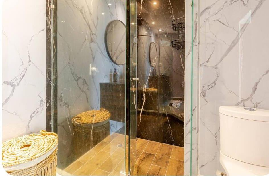 Luxury With Amazing Pool, Gym, Sauna, Wifi Apartamento *