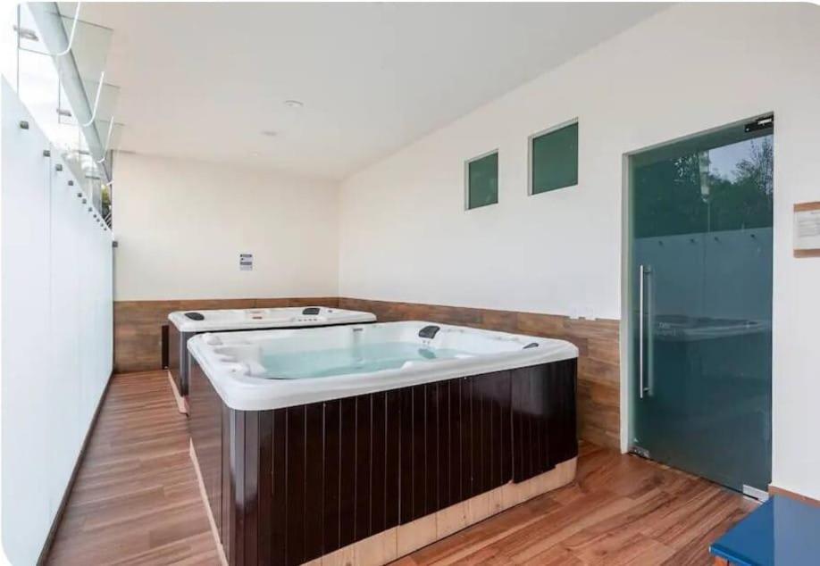 Apartamento Luxury With Amazing Pool, Gym, Sauna, Wifi