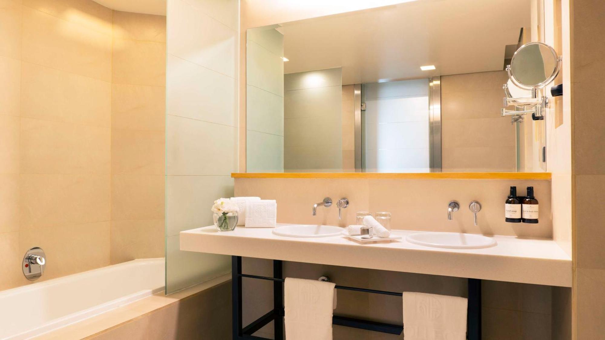 Nh Collection Mexico Airport T2 Hotel 4*
