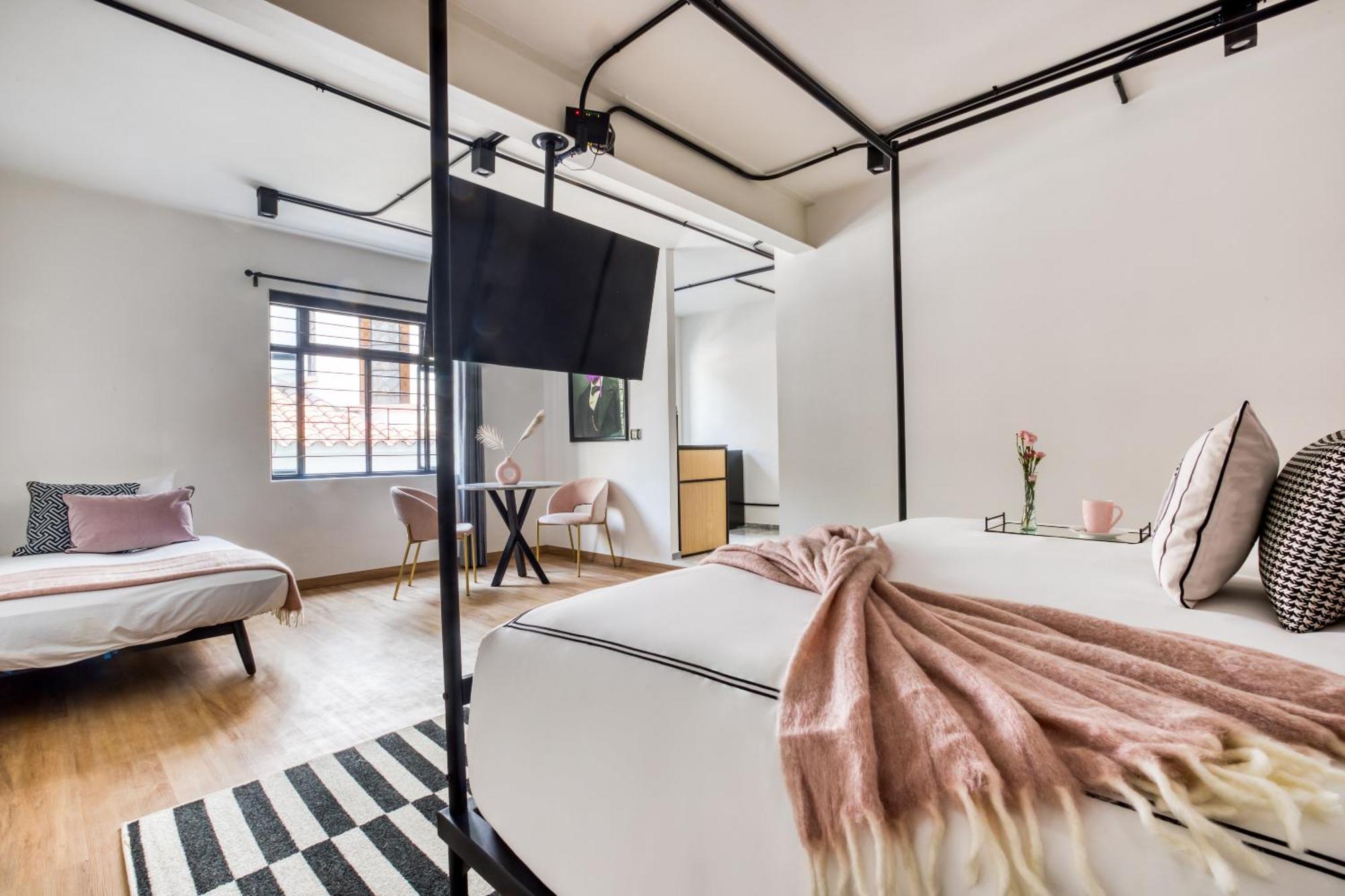 Hotel Utopic Campos Eliseos By Uliv