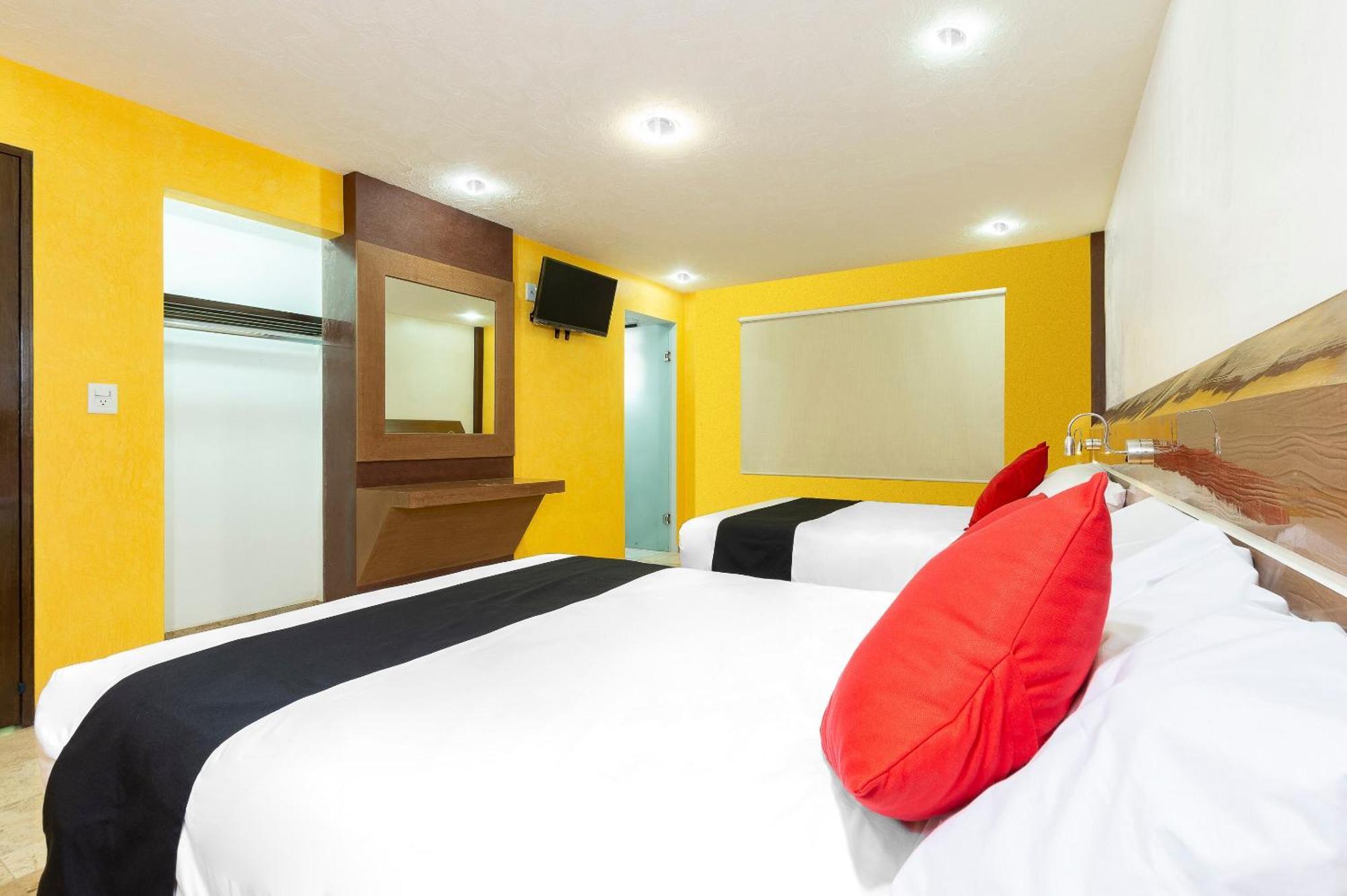 Hotel Capital O Df