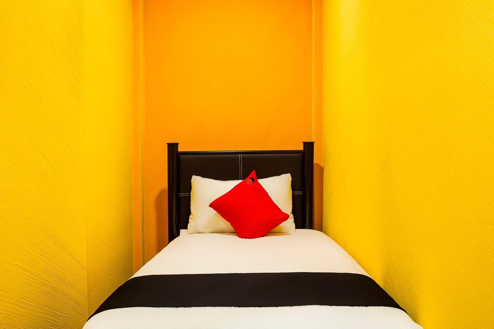 Hotel Capital O Df