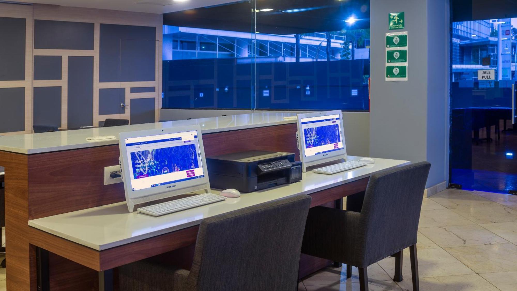 Express Santa Fe, An Ihg 4*