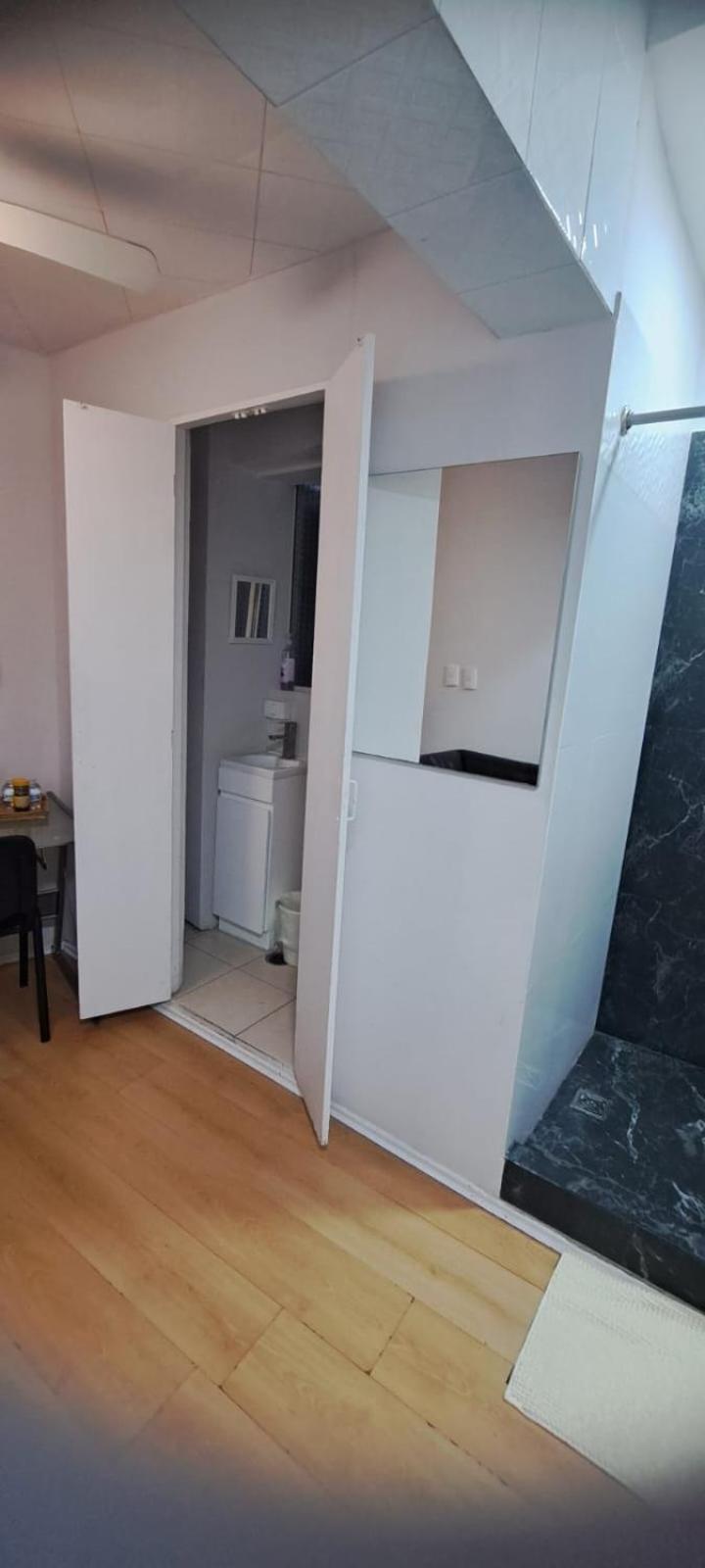 Habitación en casa particular Encantadoras Privadas Del Valle *