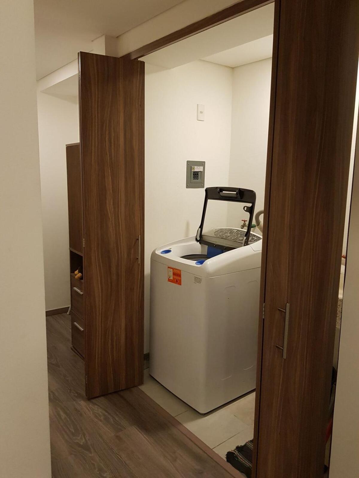 Centrally Located Loft With Amazing Views Of Volcanoes Apartment *